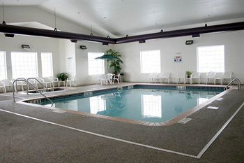 Crossings By Grandstay Inn & Suites Becker Экстерьер фото